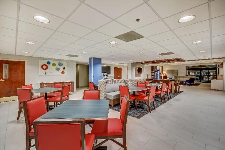 Holiday Inn Express & Suites Greenville Airport