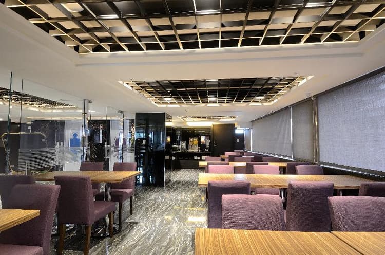 V one vogue Hotel