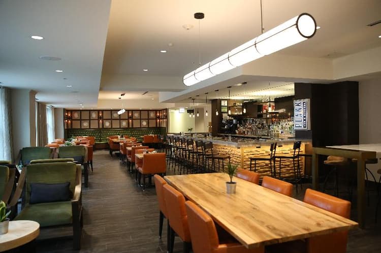 Hotel Indigo Naperville Riverwalk