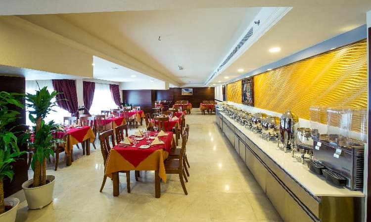 Queen Palace Hotel