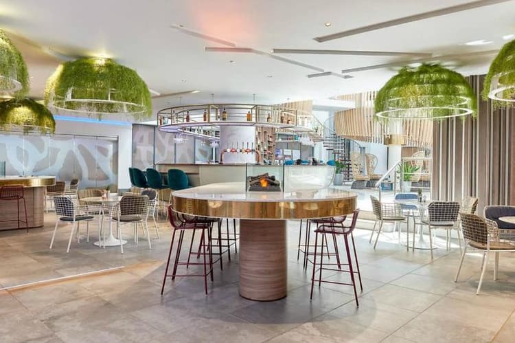 Novotel London Heathrow Airport T1 T2 ve T3