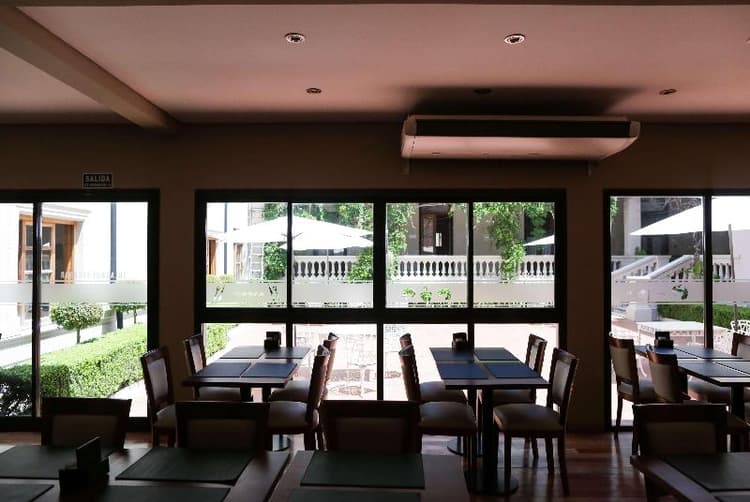 Howard Johnson Escobar Hotel