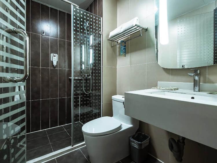 ibis Luoyang Train Station