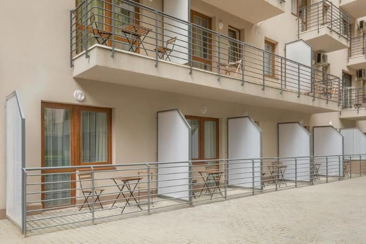 Maple Tree Budget Apartments