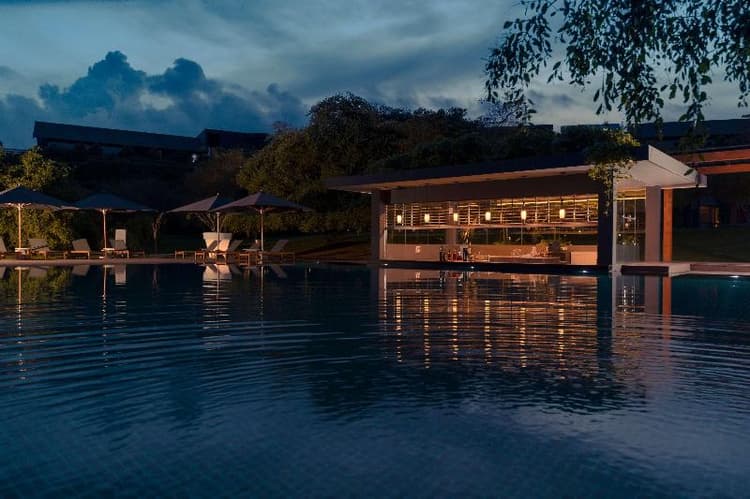 DoubleTree by Hilton Weerawila Rajawarna Resort