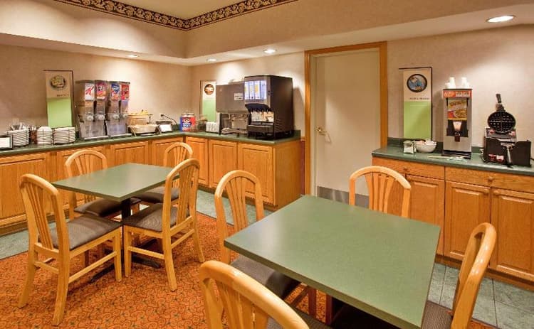 Country Inn & Suites by Radisson, Bloomington