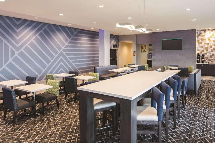 La Quinta Inn Suites By Wyndham Mcdonough