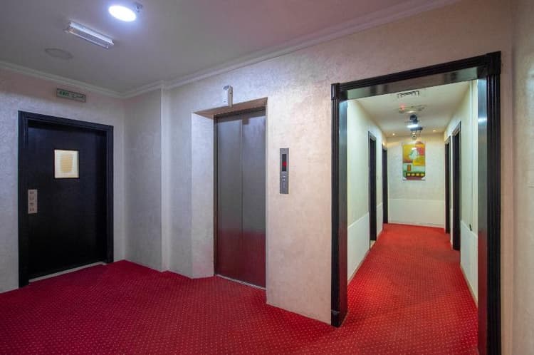 OYO 194 Mermaid Beach Hotel