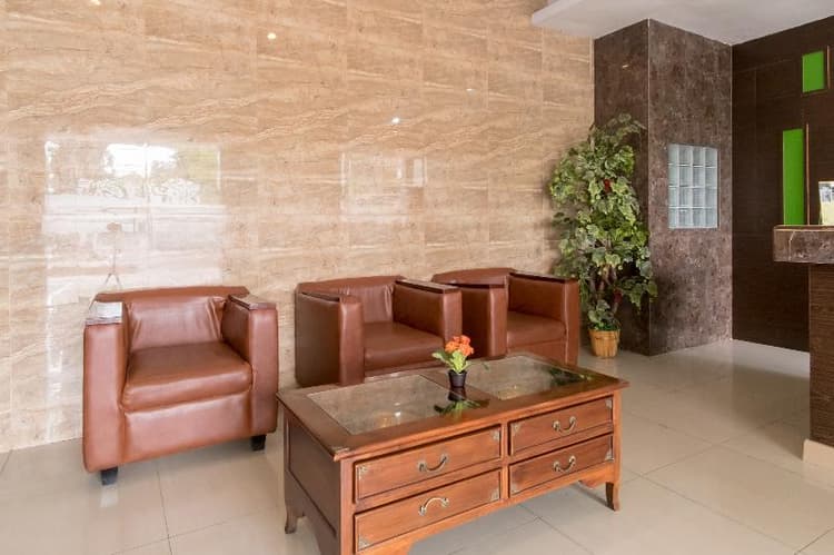 741 Hotel Labuhan Raya