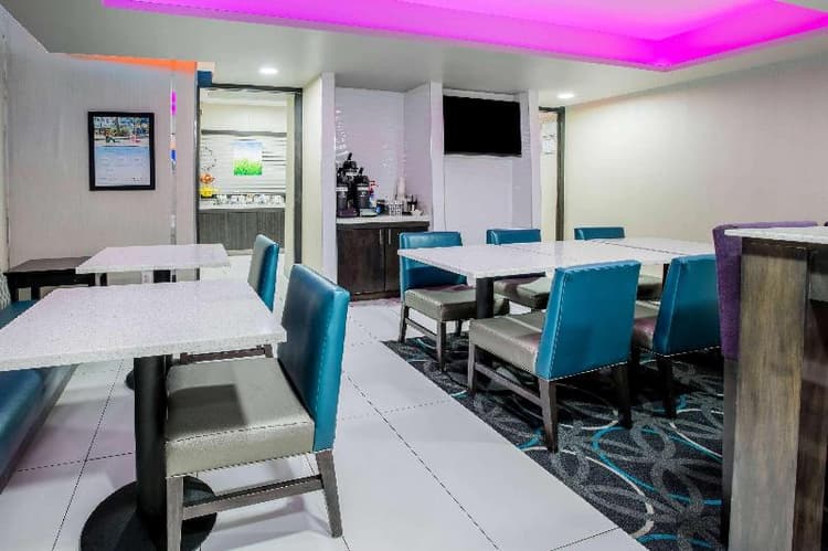 La Quinta Inn Suites By Wyndham Dallas Mesquite