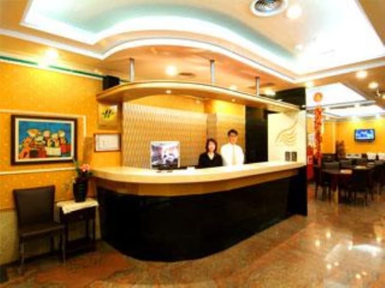 Golden Swallow Hotel