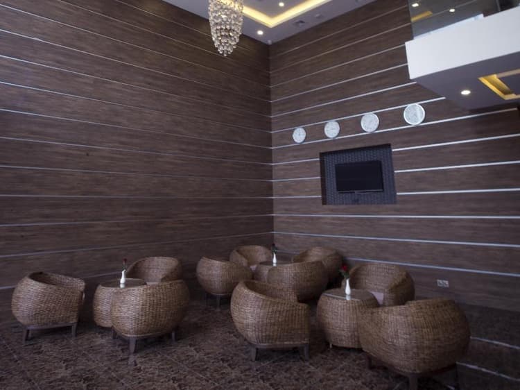 Elegant Hotel Pyi Thar Yar