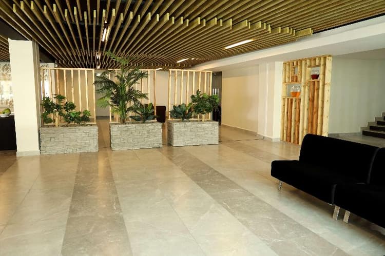 PrideInn Plaza Hotel & Convention Centre