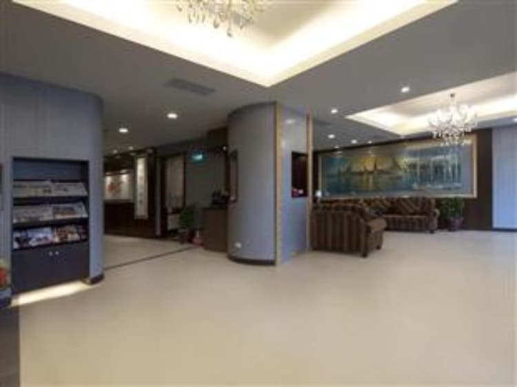 Metropolis Hotel
