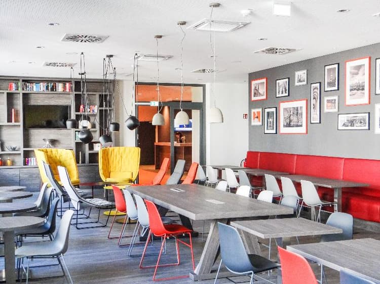 Campanile Vienna South