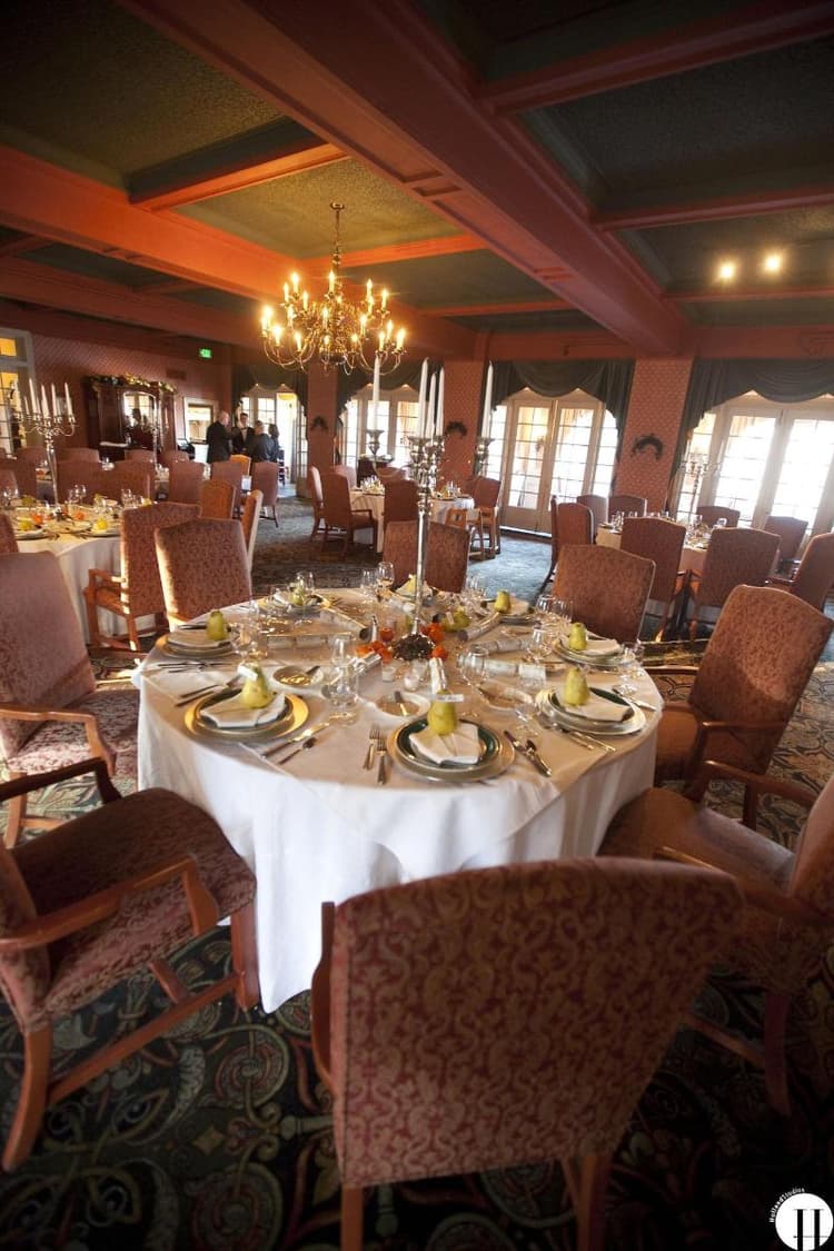 Columbia Gorge Hotel And Spa