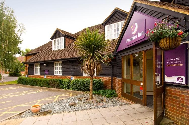 Premier Inn Woking West - A324