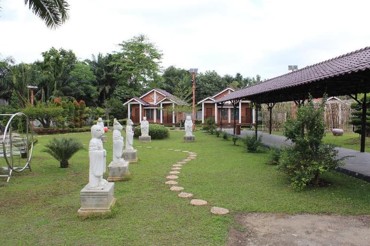 Thongs Inn Kualanamu