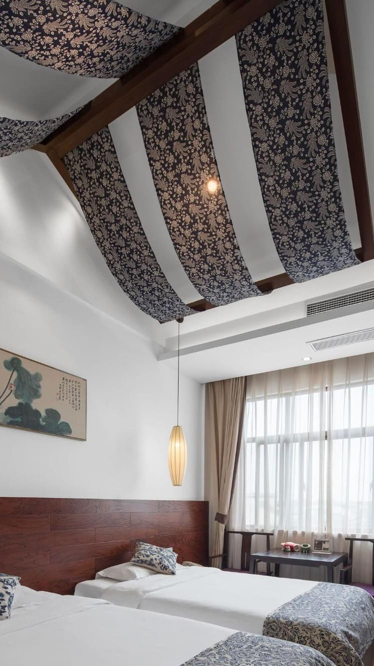 Tongxiang Wuzhen Yuexiang Inn