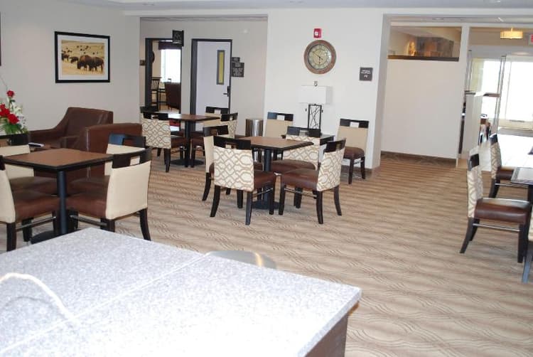 Landmark Suites Williston