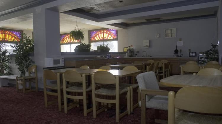 Red Carpet Inn And Fantasuite Hotel