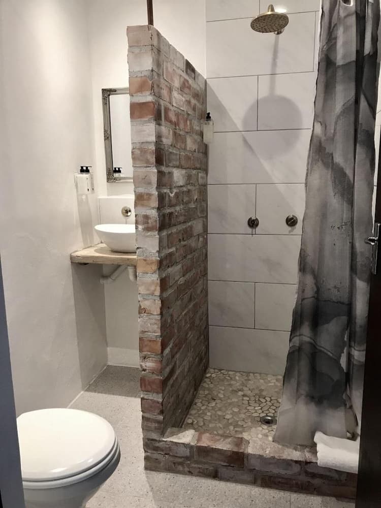 Dolphin Circle Bed And Breakfast