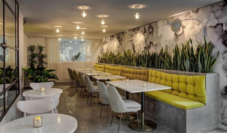 Trópica Beach Hotel