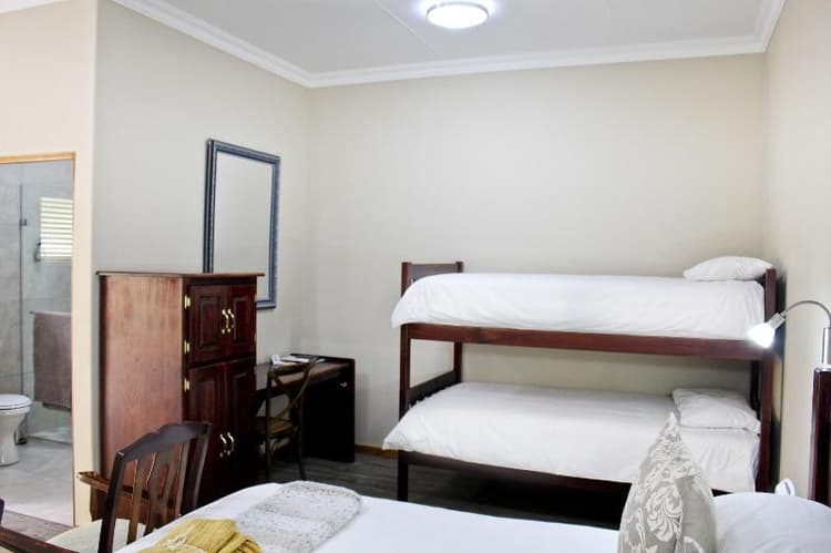 17 On Bird Guest House