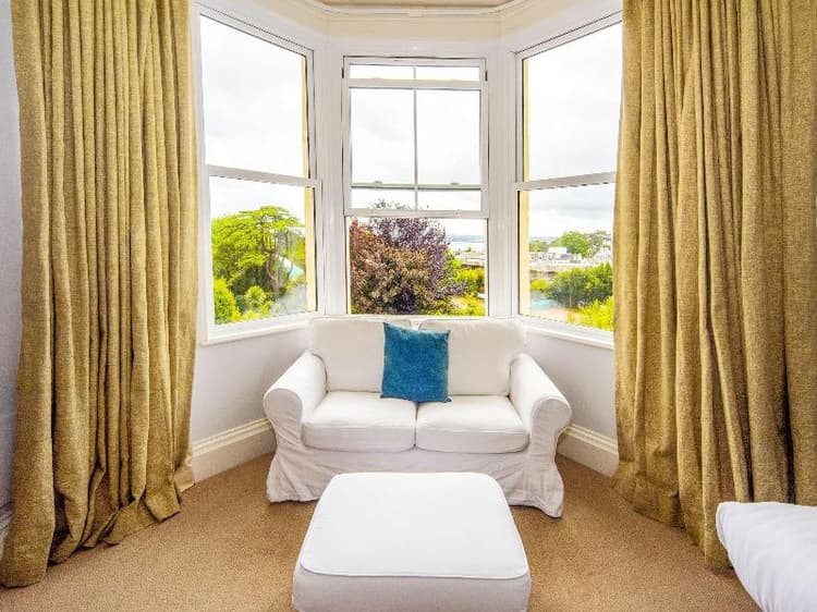 Crofton House Hotel - SELF CHECK IN