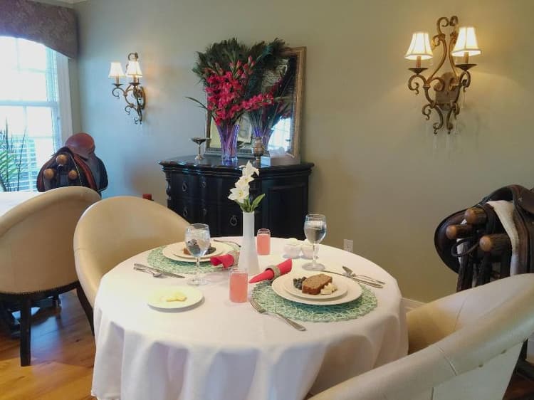 The B & B at Queenslake