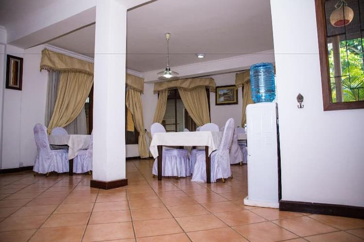 Saadani Tourist Center - Hostel