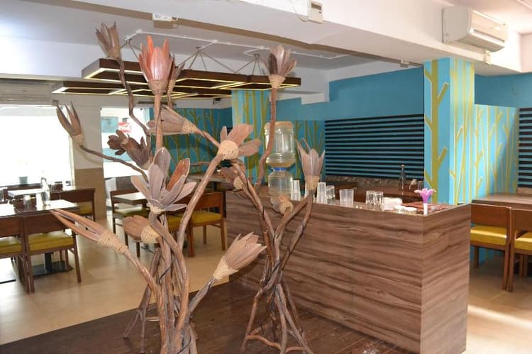 Stay Simple Sunkissed Plaza Resort