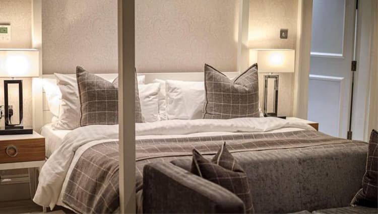 Barnett Hill - Luxury Hotel