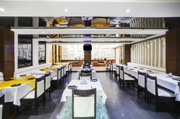 OYO Townhouse 487 The Light House