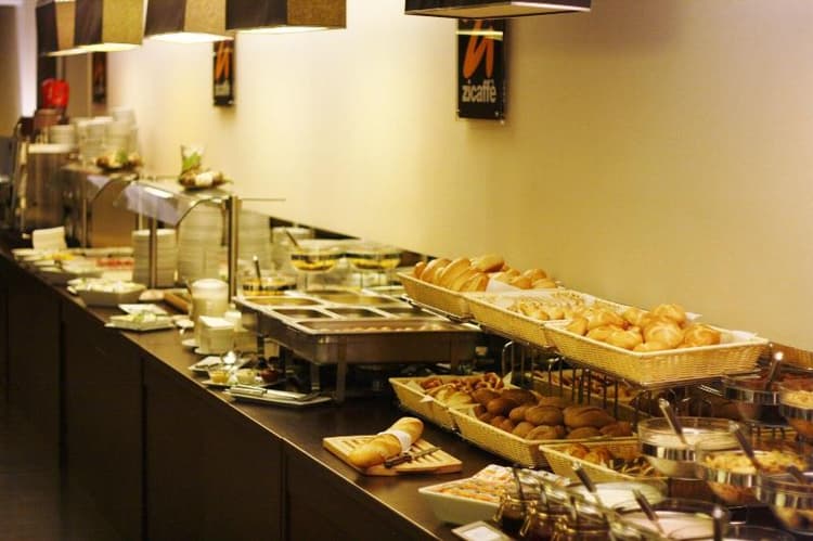 Ga Stehaus Am Karlstor