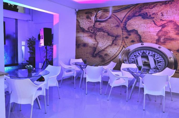 Hostal Lleras Calle 8