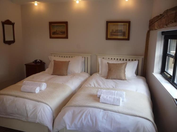 Creeksea Place Barns