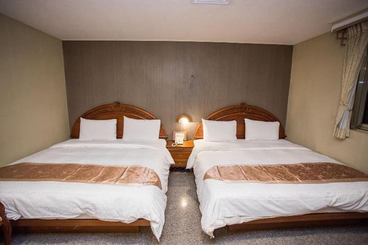 Mei Jia Mei Hotel (Newly renovated)