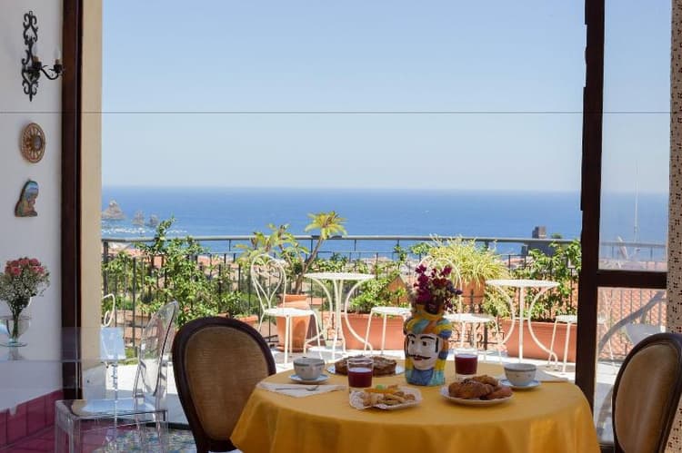 Pupi Catania Etna B&B