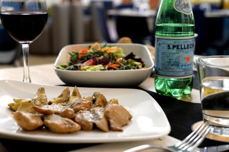 HelloSky Air Rooms & Lounge