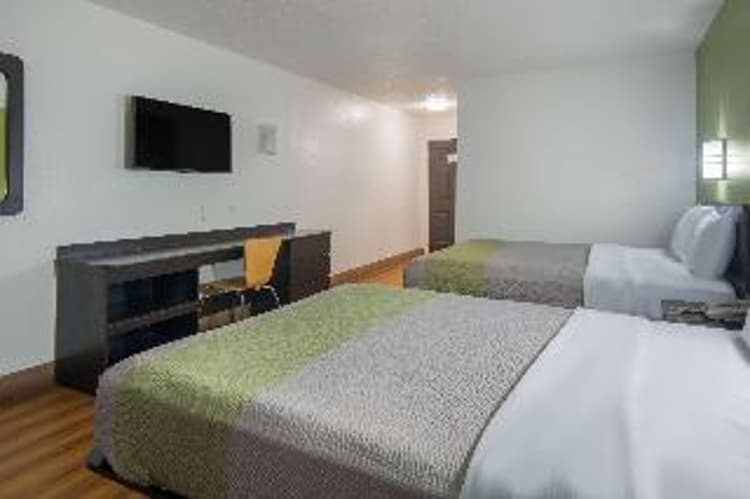 Motel 6 Duncanville, TX - Dallas