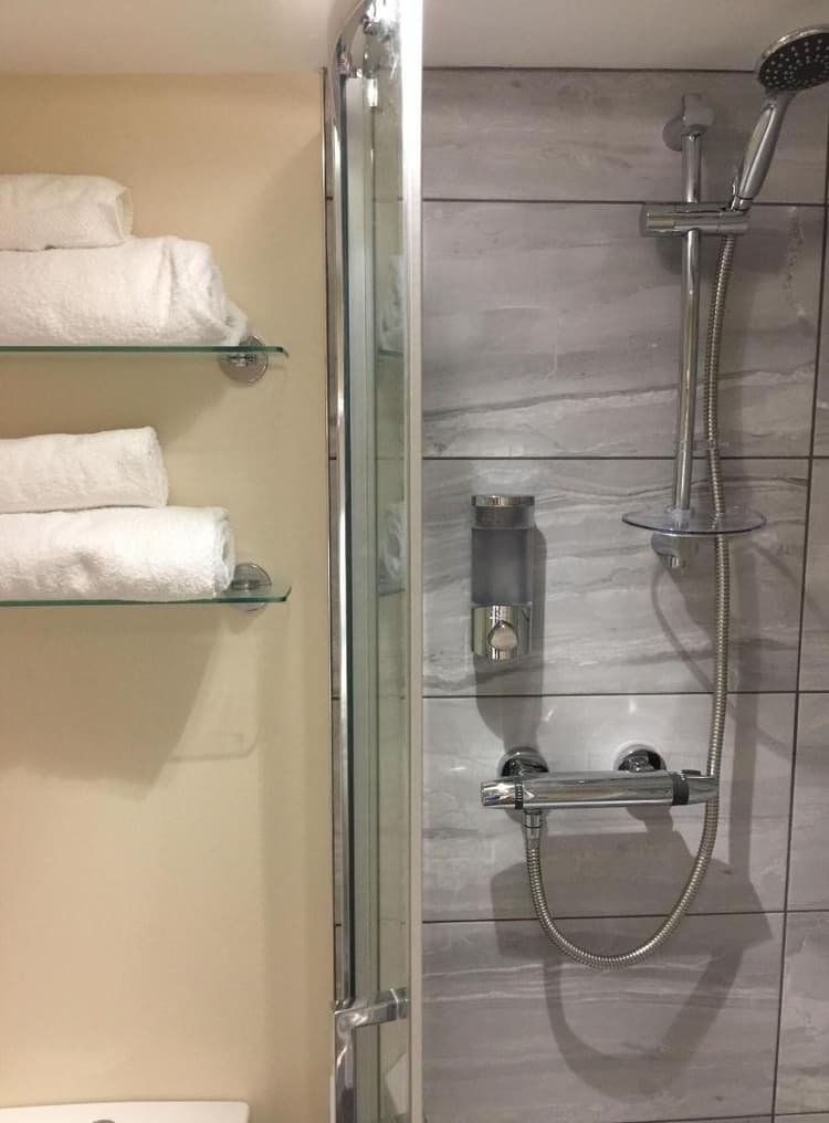 Black Bull With Rooms