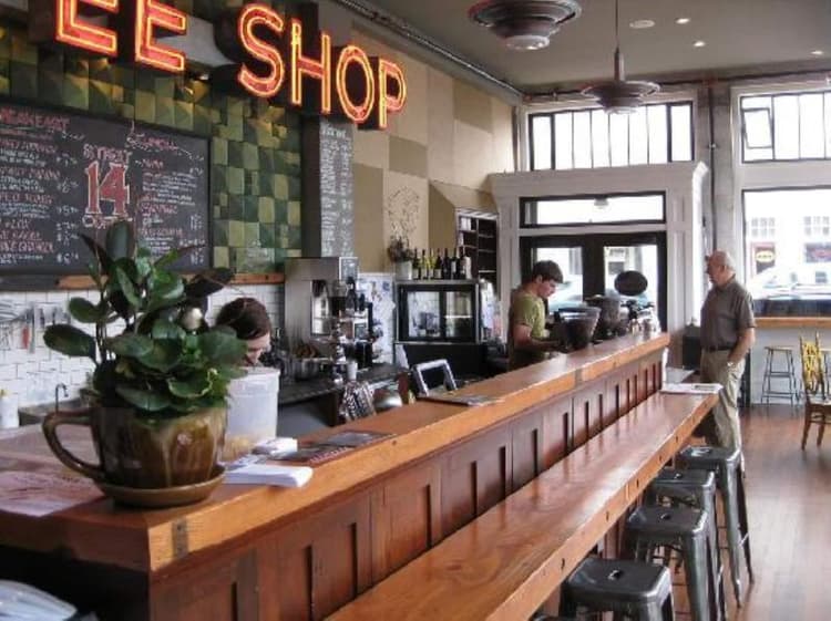 Selina Commodore Astoria