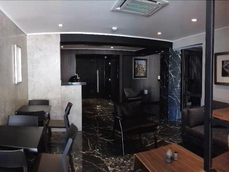 Hotel H9