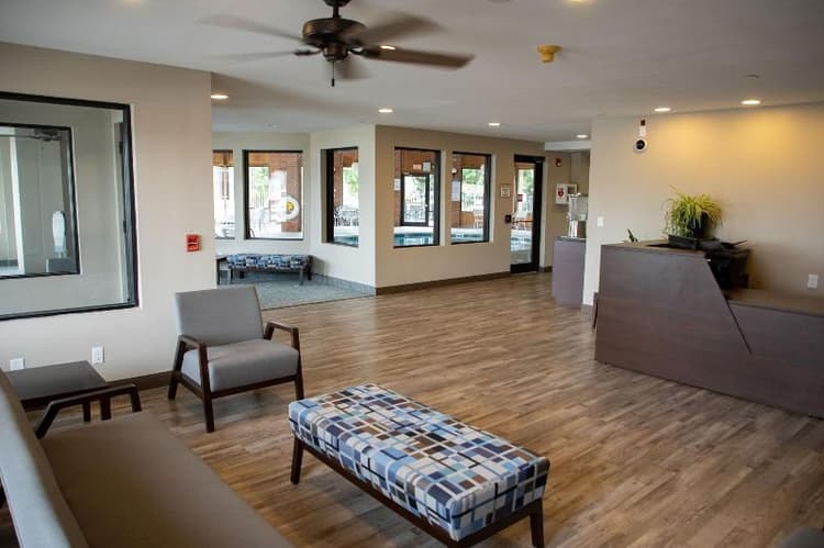 AmeriVu Inn & Suites