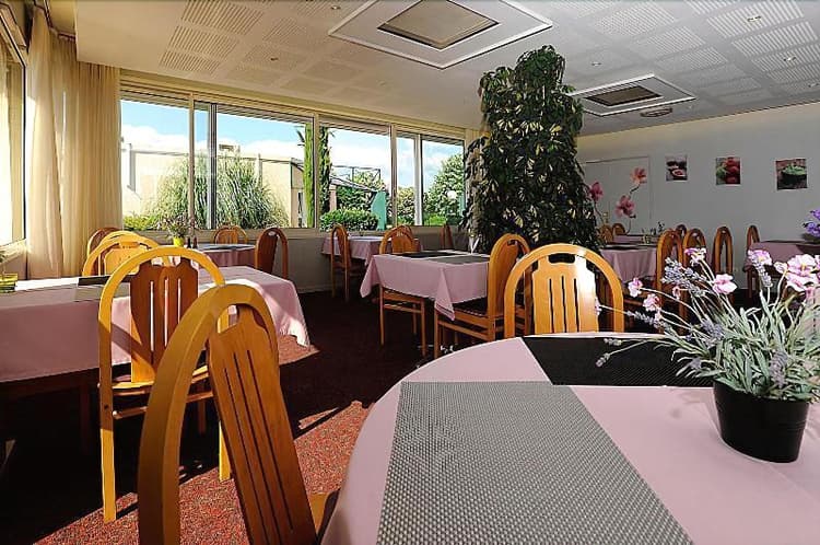 Hotel Restaurant Charme En Beaujolais