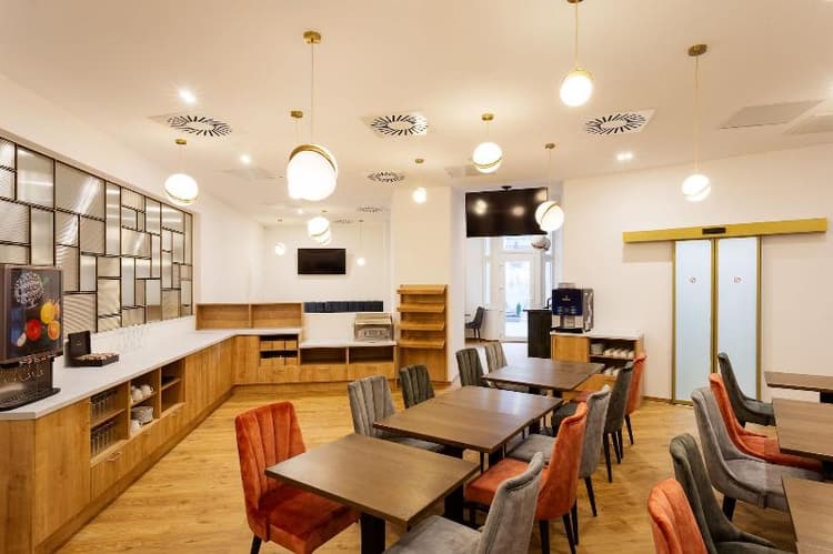 Mera Hotel