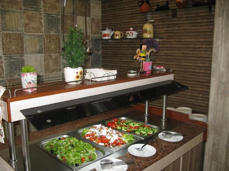 Estreya Palace & Residence