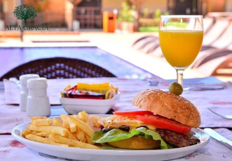 Alta Gracia Parque Hotel