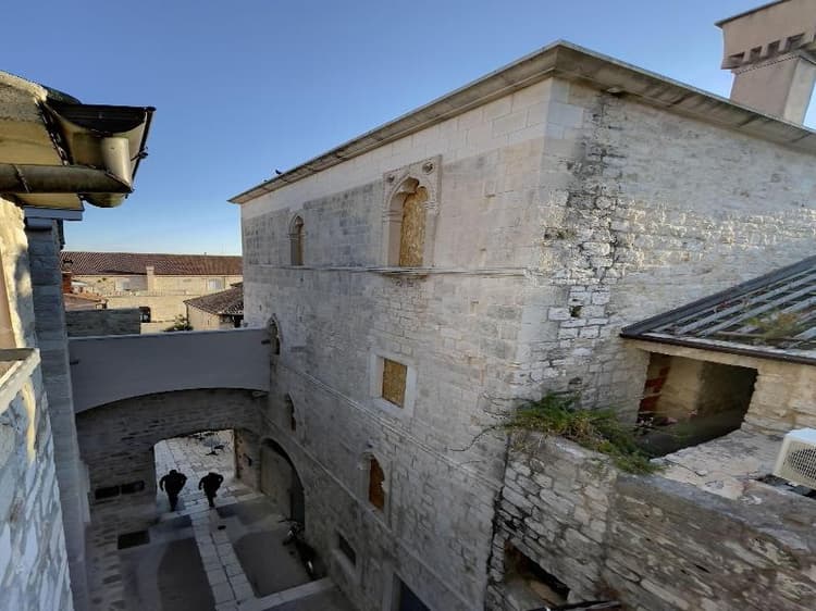 Rooms & Apartments Villa Town Gate